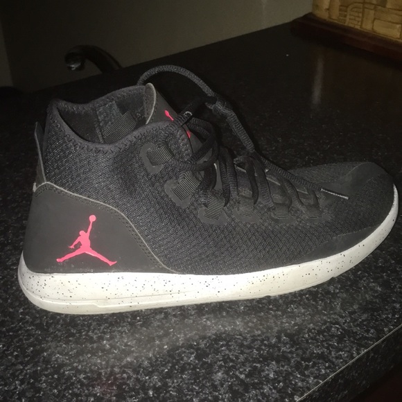 Shoes - Picture 2 of 8